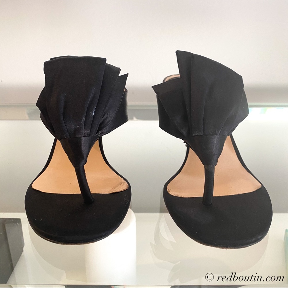 ♥️Sold LOUBOUTIN EN VOL CREPE SATIN SANDALS - Picture 4 of 8